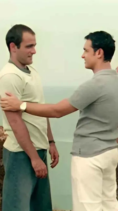 Not Aamir Khan, This Actor Was Initially Chosen to Play Akash in film Dil Chahta Hai!