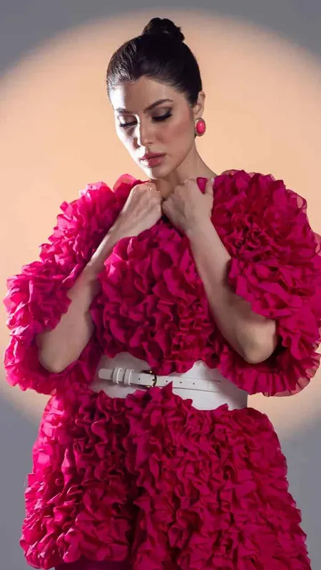 Elnaaz Norouzi New Song: My Stupid Heart Shows Her Rawest Side Yet – Out Now
