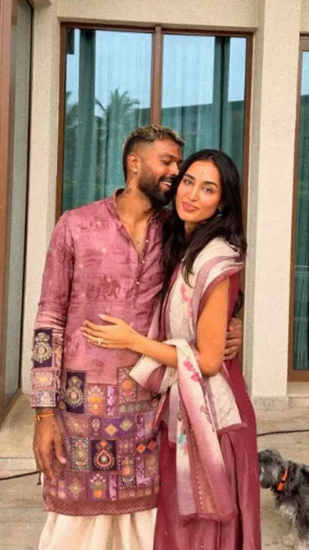 Cricketer Hardik Pandya performs Hanuman puja with girlfriend Mahika Sharma, pictures go viral