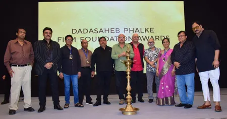 Short: Poonam Dhillon, Saira Banu, Priyamani, Barjatyas, Udit Narayan, Rajpal Yadav, Anwesshaa, etc. honoured with Dadasaheb Phalke Film Foundation Awards at star-studded event by Chaitanya Padukone
