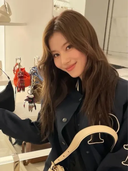 TWICE Sana Impresses Fans with new Chic Look
