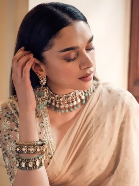 Aditi Rao Hydari's Surreal Beauty in Saree Captivates Hearts