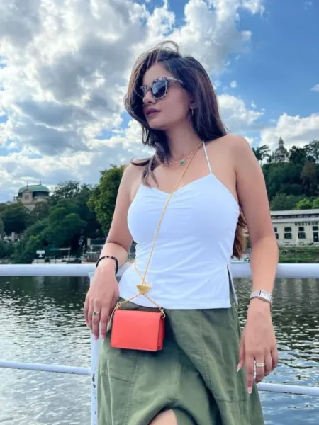 Anushka Sen looks Smoking Hot in Backless White Top