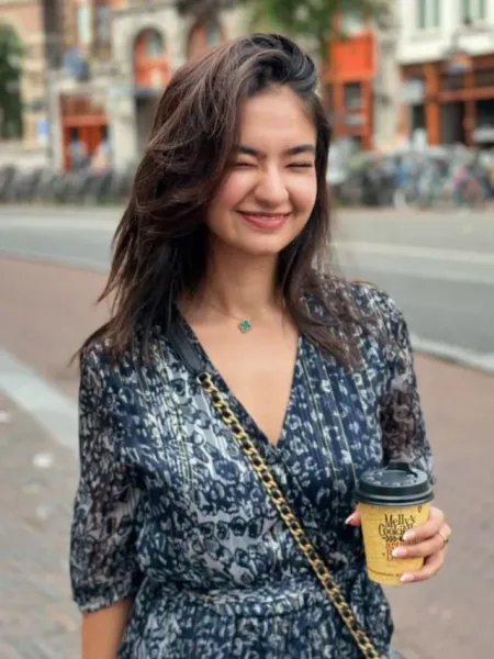 Anushka Sen Captivates Hearts with Gorgeous Look