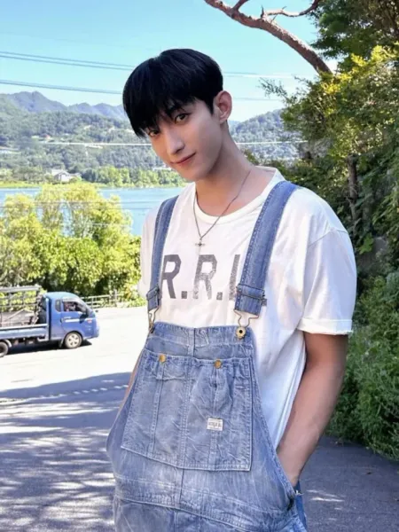 SEVENTEEN DK Spends Quality Time in Nature
