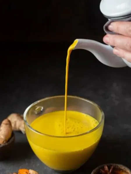 6 Scientific Health Benefits of Golden Milk