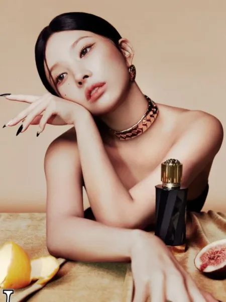 (G)I-DLE Soyeon Captivates Attention with Chic Photoshoot