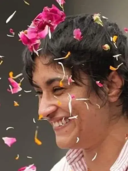 Vinesh Phogat Receives Emotional Welcome in India, Check