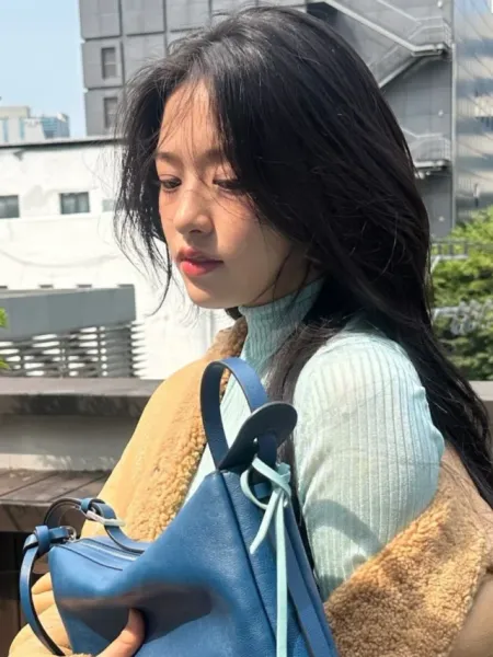 IVE Yujin Looks Ravishing in Blue Turtleneck