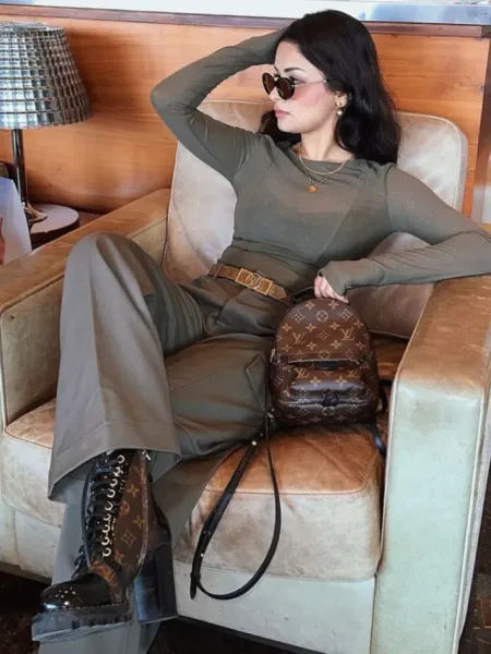 Avneet Kaur Exudes Hotness in New Chic Look