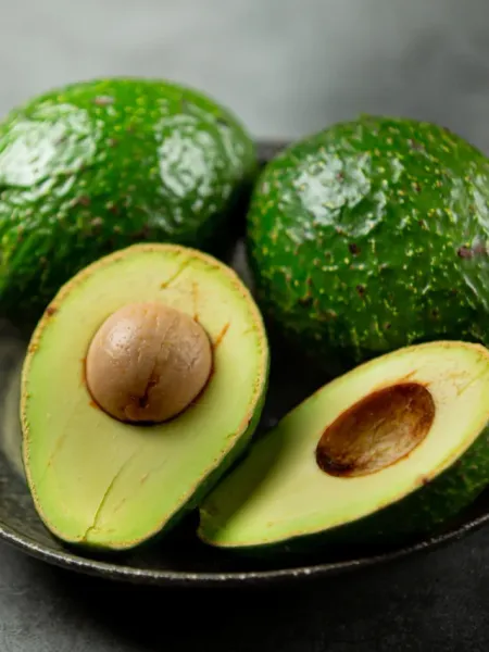 7 Amazing Health Benefits of Eating Avocados