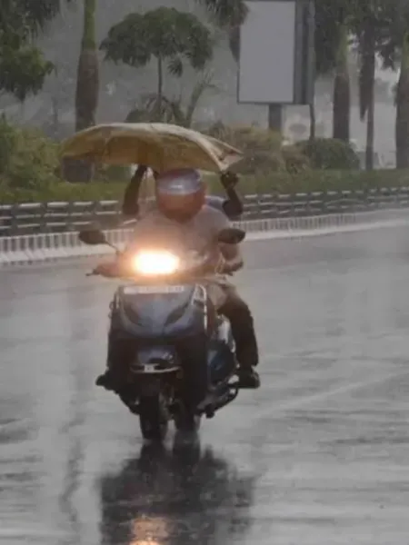 Weather Update: Rain in Delhi Mumbai, Check Conditions in Lucknow and Patna