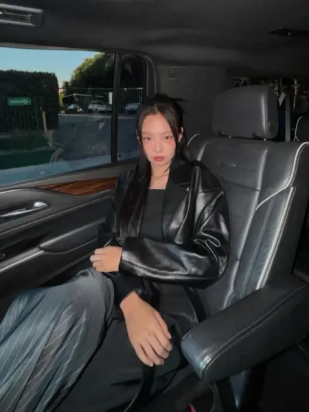 BLACKPINK Jennie Looks Captivating in Black