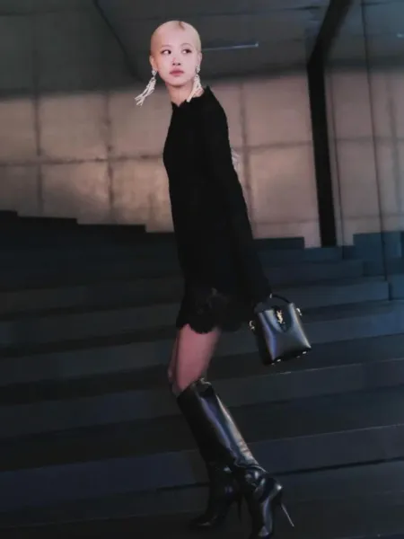 BLACKPINK Rosé in All-Black Look Exudes Femme Fatale Charm