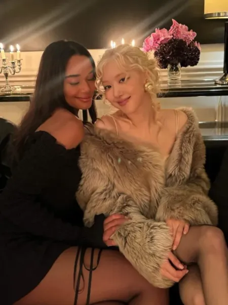 BLACKPINK Rosé Stuns At Paris Fashion Week, Fans React