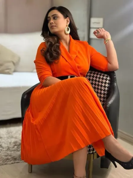 Shweta Tiwari Dazzles in Short Dress, Looks Stunning