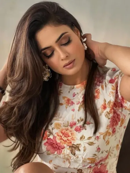 Shweta Tiwari 'Young and Gorgeous,' Fans Uncontrollable