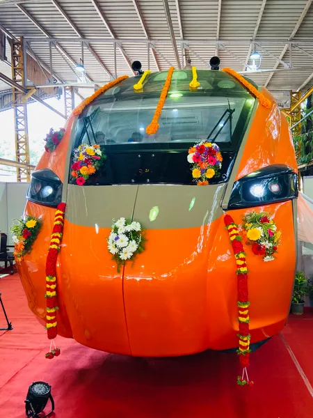 First Look at India’s Vande Bharat Sleeper Train