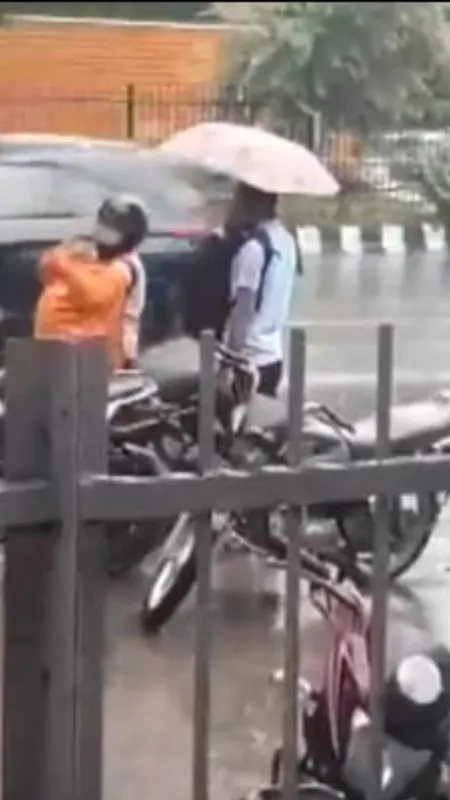 Delhi: The residents in the capital city woke up to morning showers