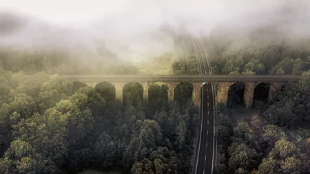 Train Routes(Freepik)