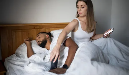 Sexless marriage (freepik).png