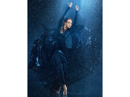 Dancing For Girls(Freepik)