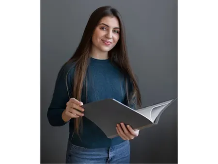 Studies With Job (Freepik)