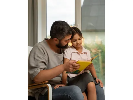 Childs with parents(Freepik)