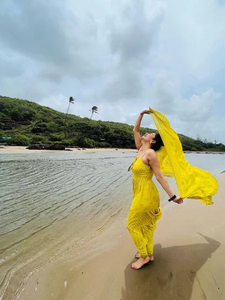 অমৃতা খানভিলকর কনকন ভিডিও
