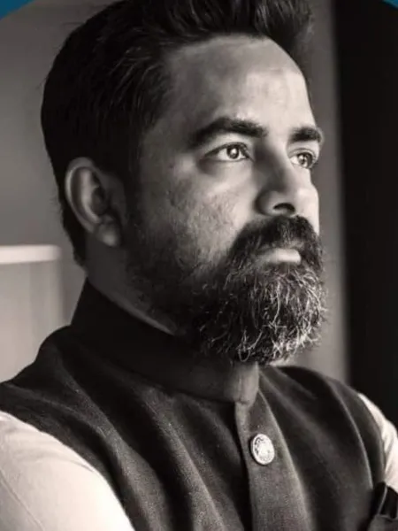 https://www.financialexpress.com/lifestyle/the-making-of-sabyasachi-man-behind-the-label-that-literally-stitched-dreams-into-reality-a-look-at-his-journey- Rs-20000-থেকে-একটি-নিট-মূল্য-র-114-কোটি/3149268/