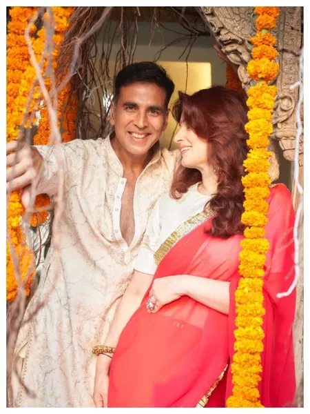Twinkle Khanna, Dimple Kapadia, Akshay Kumar, Rajesh Khanna