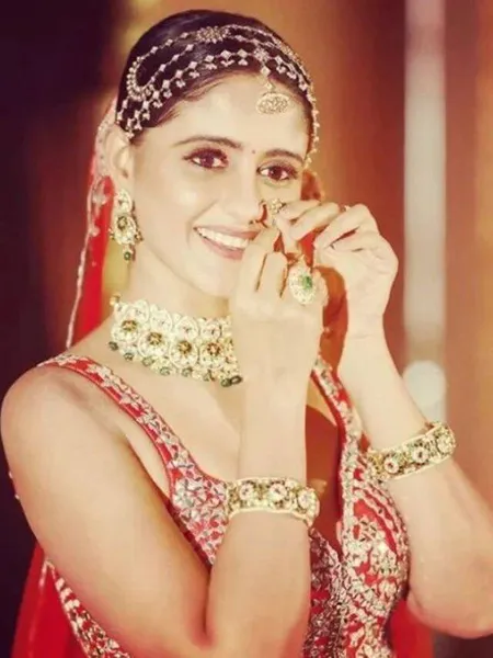 cropped-AYESHA-SINGH-BRIDAL-LOOK-1.jpg