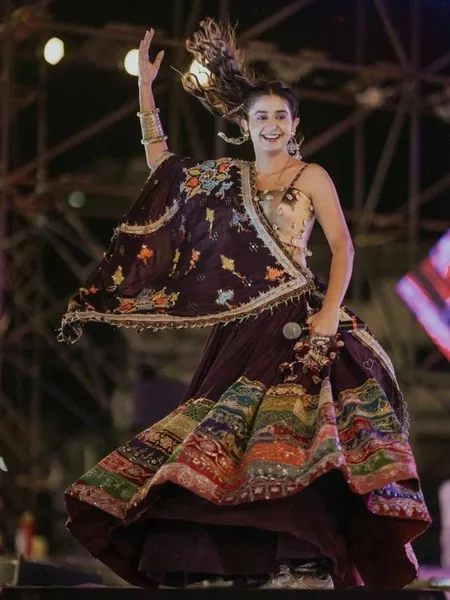 Navratri 2023| Navratri 2023 Date| Gujarati Singer Kinjal Dave| Kinjal Dave Garba