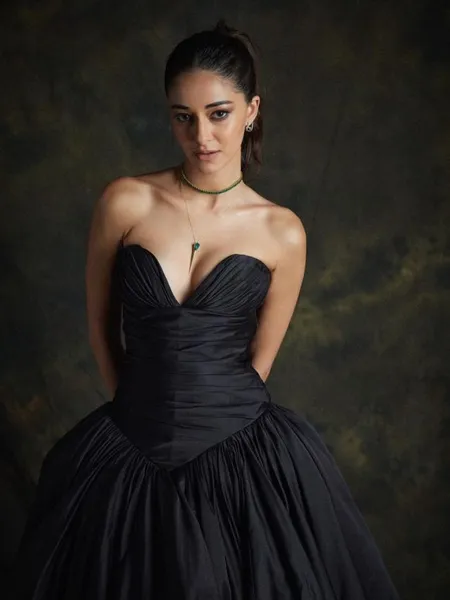 Ananya Panday Ananya Panday Photos| Ananya panday latest pics Ananya Pandey Boyfriend| Aditya Roy Kapoor