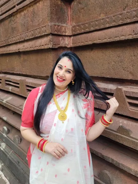 Sai Lokur Durga Puja Look 2023