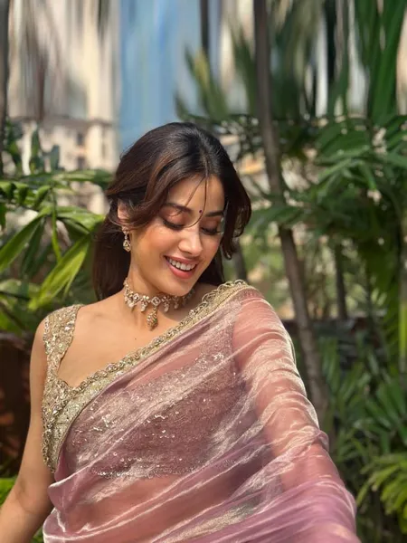 janhvi-kapoor-navratri-2023