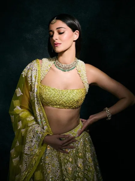 Ananya Panday Ananya Panday Photos| Ananya panday latest pics Ananya Pandey Boyfriend| Aditya Roy Kapoor