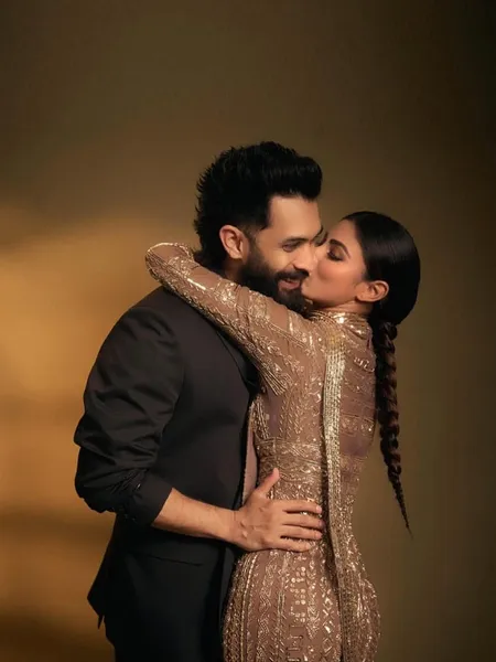 mouni-roy-with-husband-suraj-nambiar