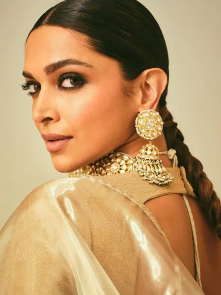 Deepika Padukone Deepika Padukone Fitness Routine | Deepika Padukone Diet Plan