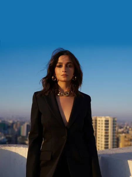 Alia Bhatt Black Blazer Suit