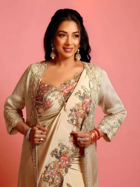 Anupama Rupali Ganguly Rupali Ganguly Education | Rupali Ganguly Anupama Fee | Rupali Ganguly Photos