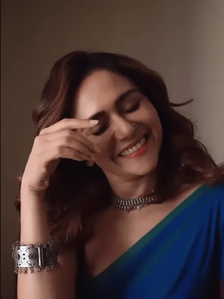 amruta-khanvilkar-video (1)