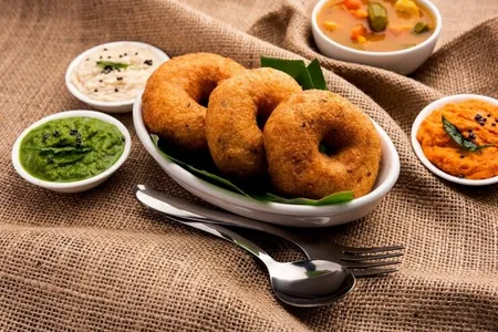 Crispy Uzhunnu Vada 3