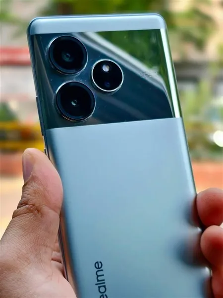 Best-AI-Phones-Under-Rs.-35,000-on-Amazon-in-2025