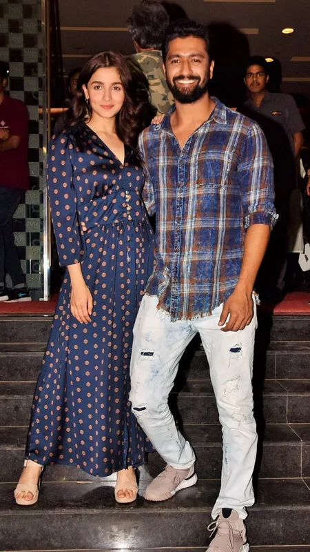 आलिया-विक्की का 80s डिस्को सेट पर ‘लव एंड वॉर’ शॉट,रणबीर नहीं दिखे साथ