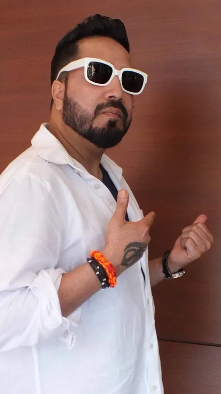 मीका ने बताया- 'बिपाशा-करण के साथ काम करना क्यों था चुनौतीपूर्ण'