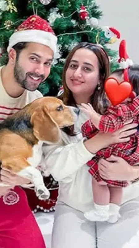 वरुण-नताशा की बेटी लारा का चेहरा दिखाने पर पैपराजी पर भड़के फैंस