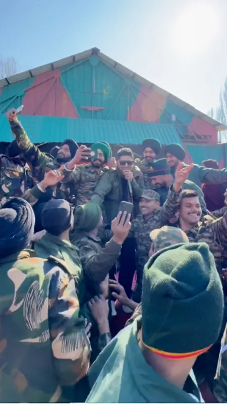 Guru Randhawa ने कश्मीर में सैनिकों के साथ मनाया Republic Day