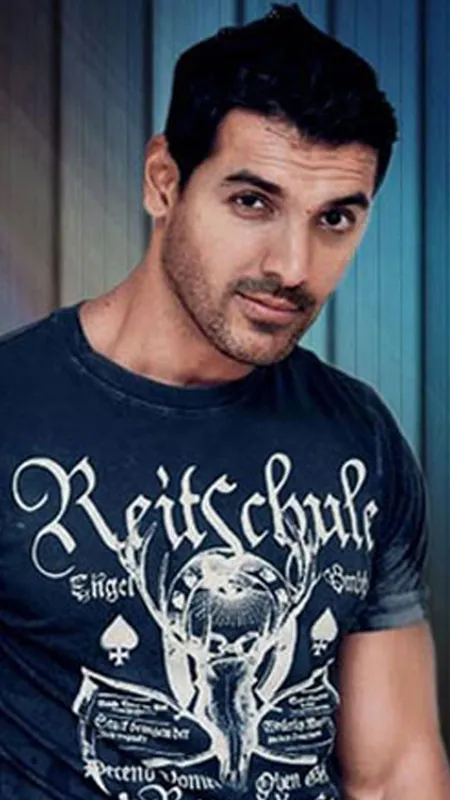 स्टार्स की बढ़ती फीस पर John Abraham ने तोड़ी चुप्पी, कहा- 'एक्टिंग की फीस मिलनी चाहिए न कि...'