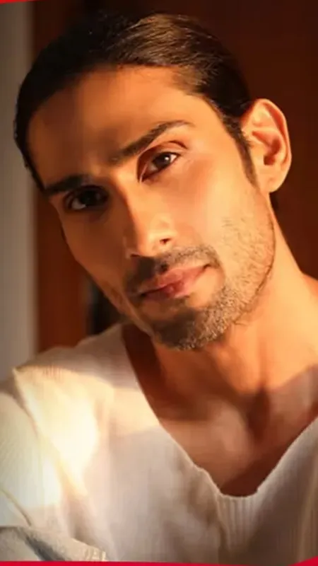 Prateik Babbar Drops Raj Babbar Name: प्रतीक बब्बर ने तोड़ा पिता राज बब्बर से नाता, अपनाया मां का नाम